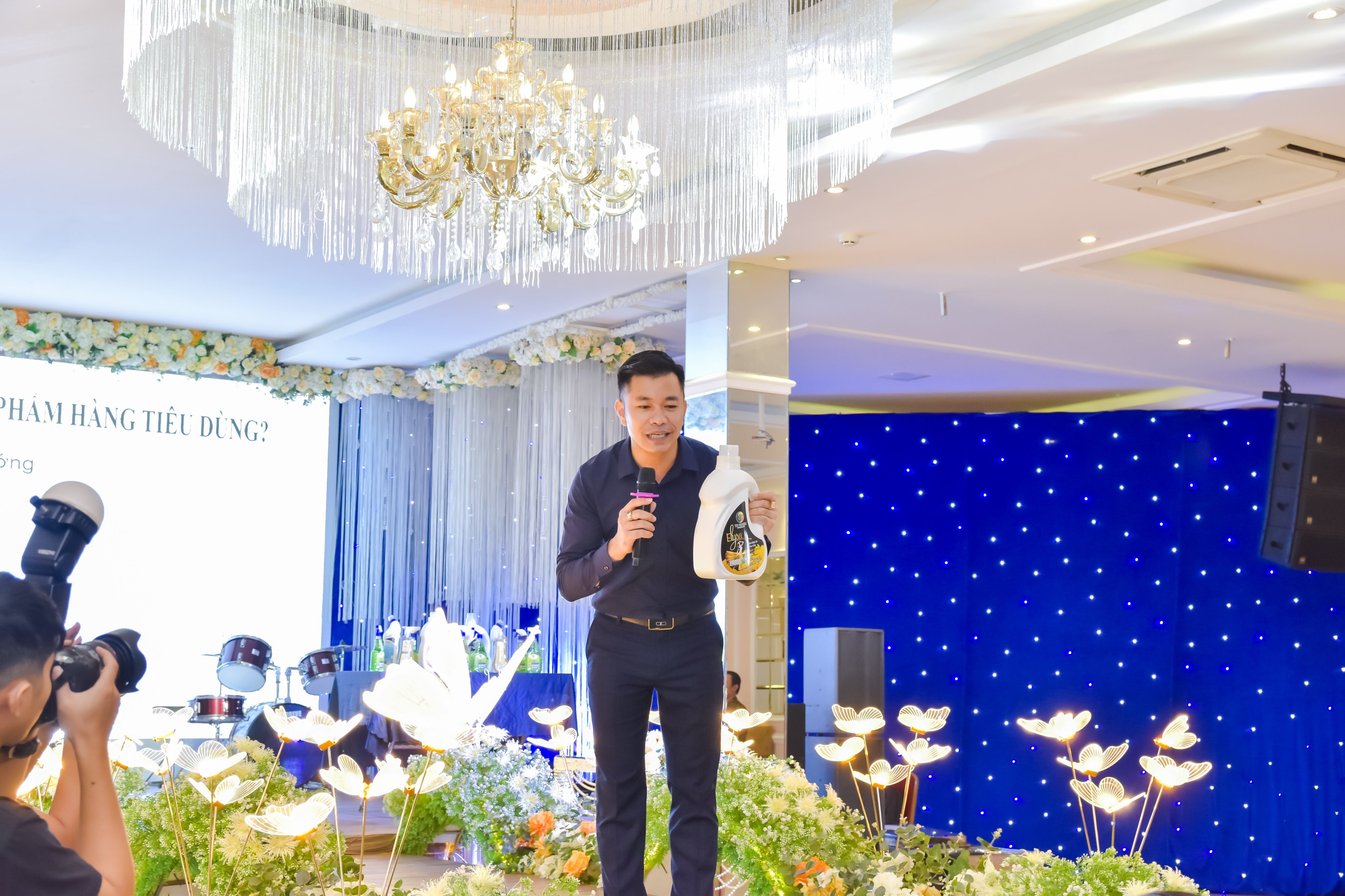 CEO, Co-Founder: #Thiên_Sứ_Toàn_Cầu Nguyễn Trung Hoàn